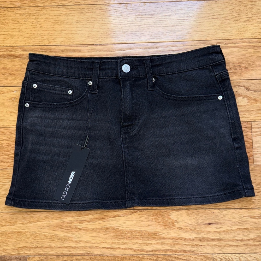 Fashion Nova The OG Denim Micro Mini Skirt SMALL Blackwash NWT